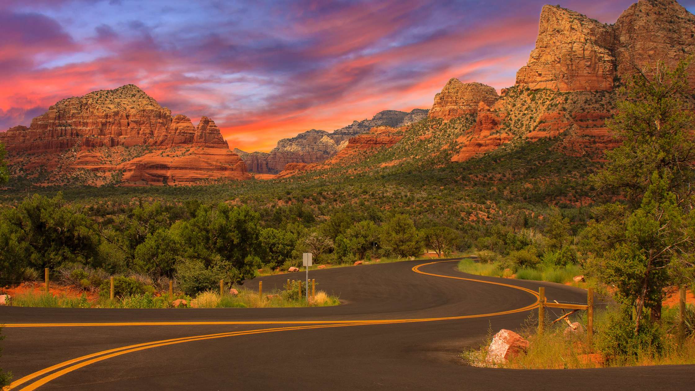 Why Hire a Luxury Vehicle For Your Sedona Wine Tasting Event
